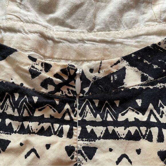 Jessica Simpson Dress Size 1/2 Great Condition - Picture 7 of 8